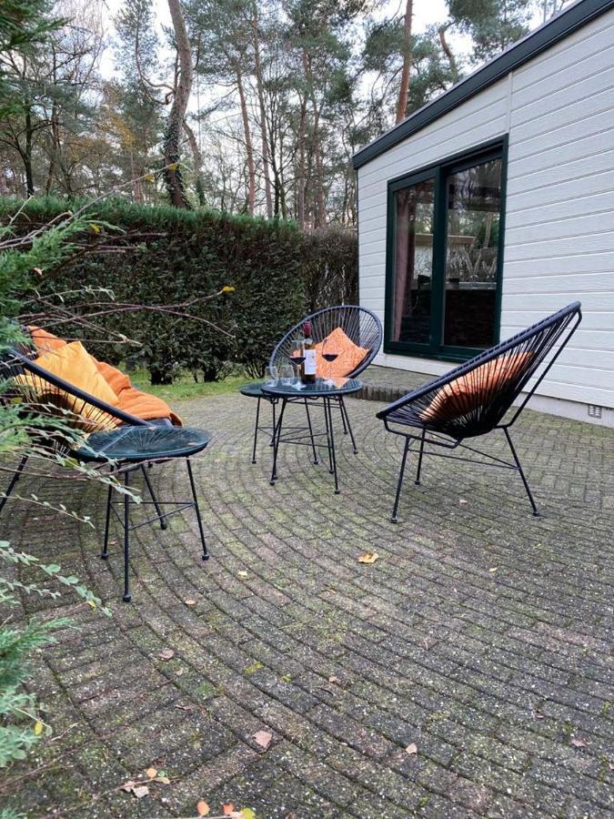 Sfeervolle Chalet Op De Veluwe In Hoenderloo Hotel Eksteriør billede